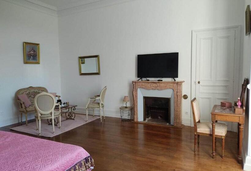 Номер Deluxe, Chambres D Hôtes Au Château De Puycharnaud