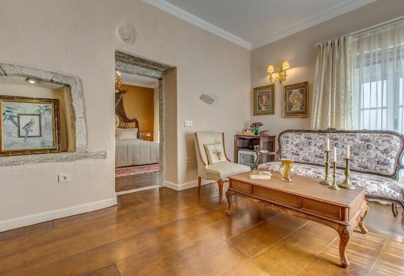 سوییت, Erendira Hotel   Special Class