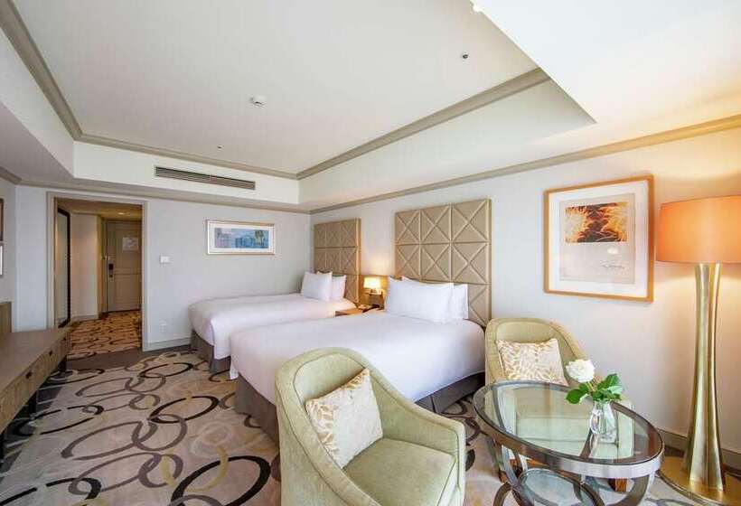 Номер Премиум, Hilton Wuhan Riverside