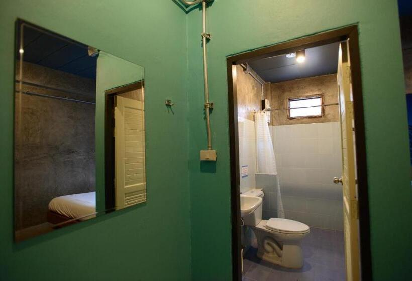 Стандартный Номер Кровать Кинг, Seabox Khaolak Hostel
