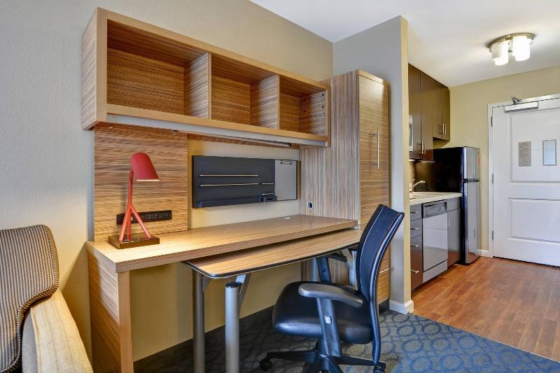 스탠다드 스튜디오 킹침대, Towneplace Suites By Marriott Alexandria