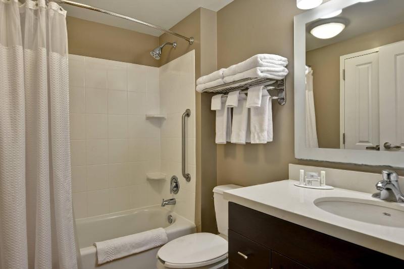 스탠다드 스튜디오 킹침대, Towneplace Suites By Marriott Alexandria