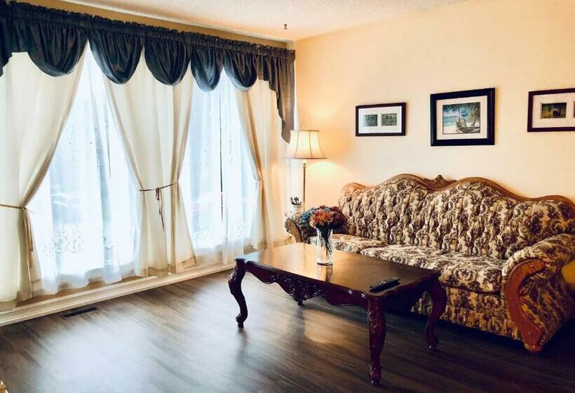 スタンダードルーム, Cheerful Room With Private Bathroom