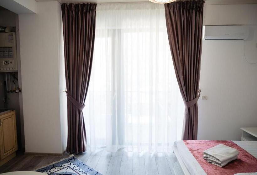 آپارتمان 1 خوابه با چشم‌انداز استخر, Almar Luxury Residence   Renting Apartments & Free Pool