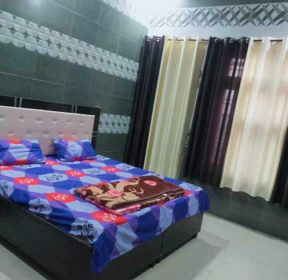 Трехместный Номер Классика, Oyo 81088 Hr Guest House