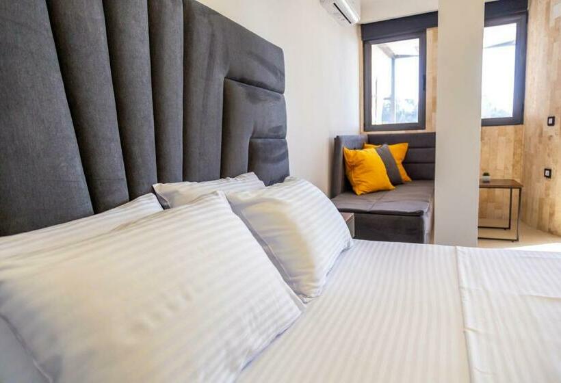 اتاق سه نفره دلوکس با چشم‌انداز دریا, Sand Apartments