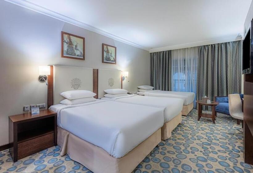 Quarto Triplo Clássico, Al Aqeeq Madinah