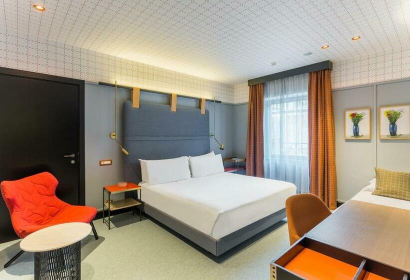 اتاق لوکس, Room Mate Giulia