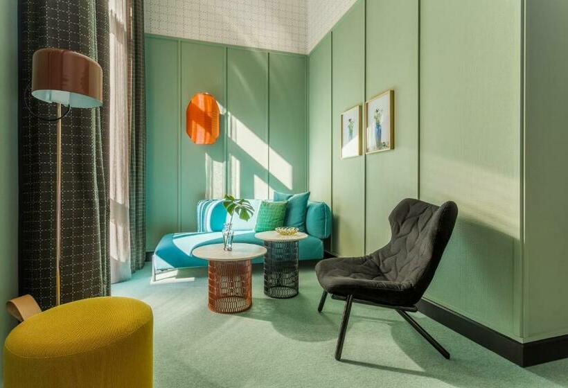 سوییت جونیور, Room Mate Giulia