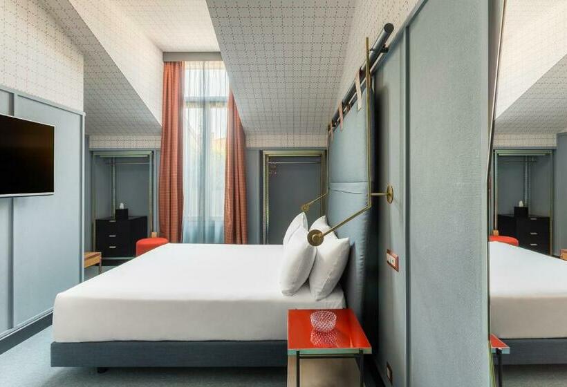 اتاق استاندارد, Room Mate Giulia