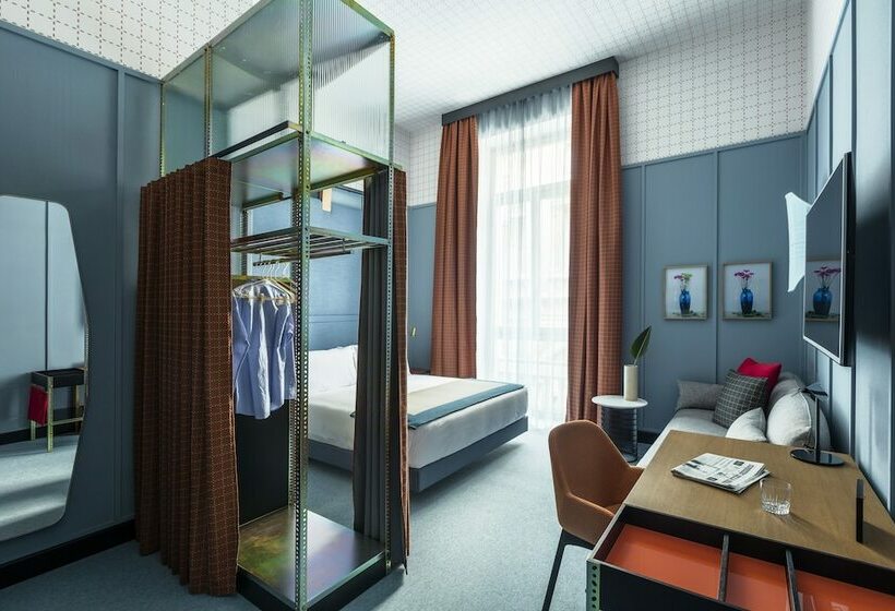 اتاق لوکس, Room Mate Giulia