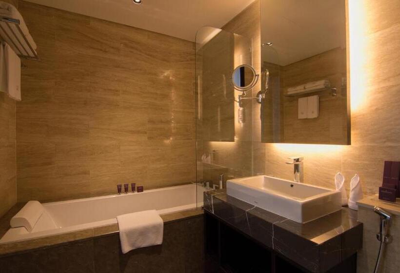 سوئیت 2 خوابه, The Light Hotel Penang