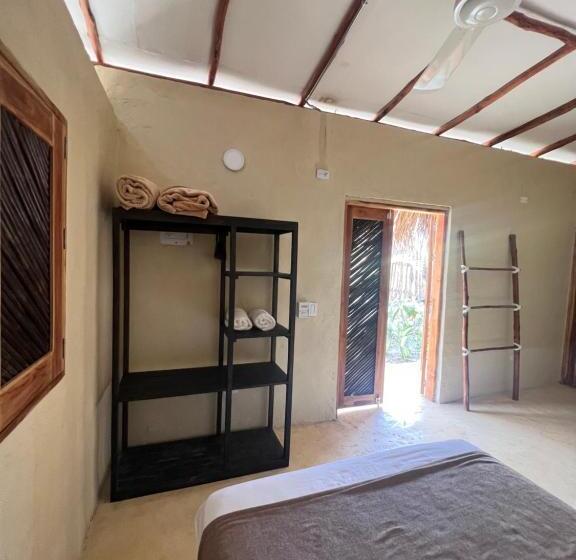 클래식 4인 룸, Makai Beach Hostel
