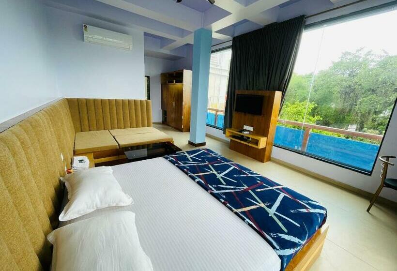Люкс с Балконом, Natural Resort Panhala