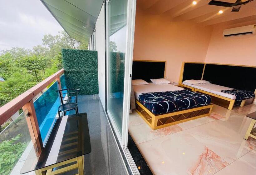 Люкс с Балконом, Natural Resort Panhala