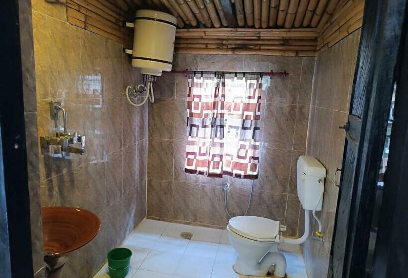 اتاق استاندارد با تراس, Tharu Lodge