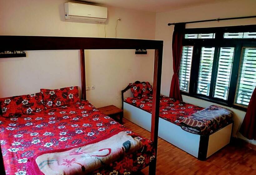 Standard Triple Room with Terrace, Tharu Lodge