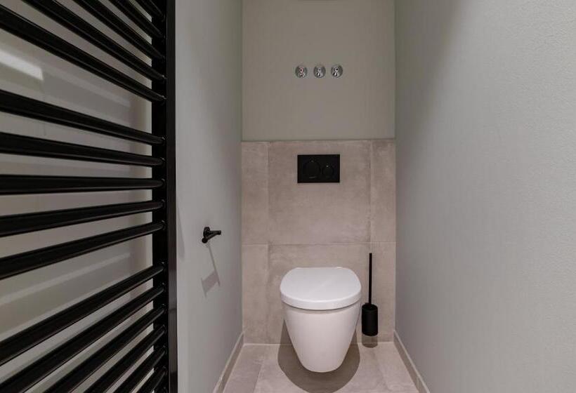 استودیوی استاندارد, Numa L Saga Apartments