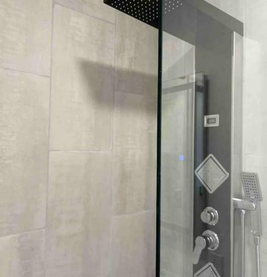 Escritório Deluxe, Private Luxe Room A Hidden Gem With Private Bath & Kitchen