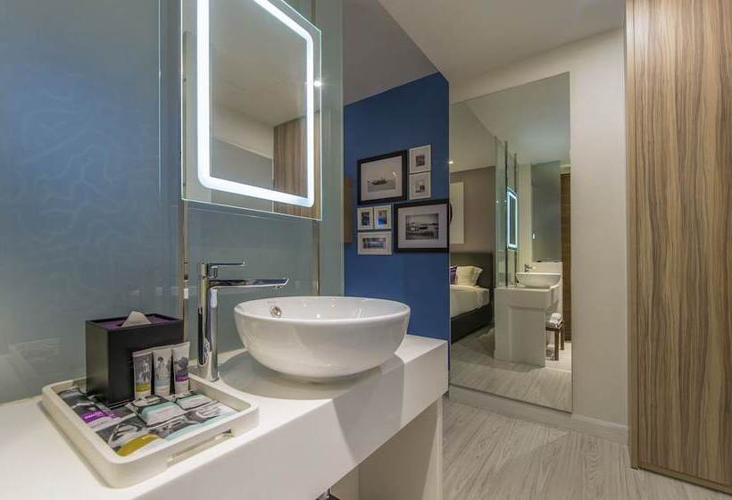 Номер Superior, Mercure Kota Kinabalu City Centre