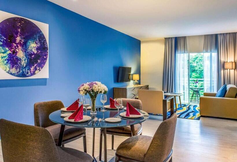 Люкс 3 Спальни, Mercure Kota Kinabalu City Centre