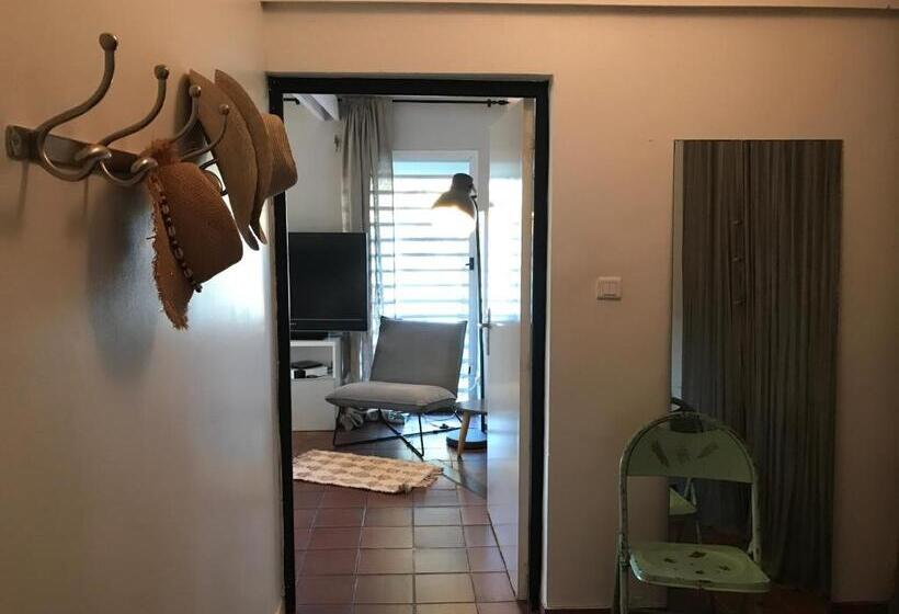 سوییت با چشم‌انداز دریا, Villa D’ô