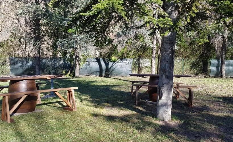 Номер Стандарт Четырехместный Совместный Санузел, Ostello Valtrebbia