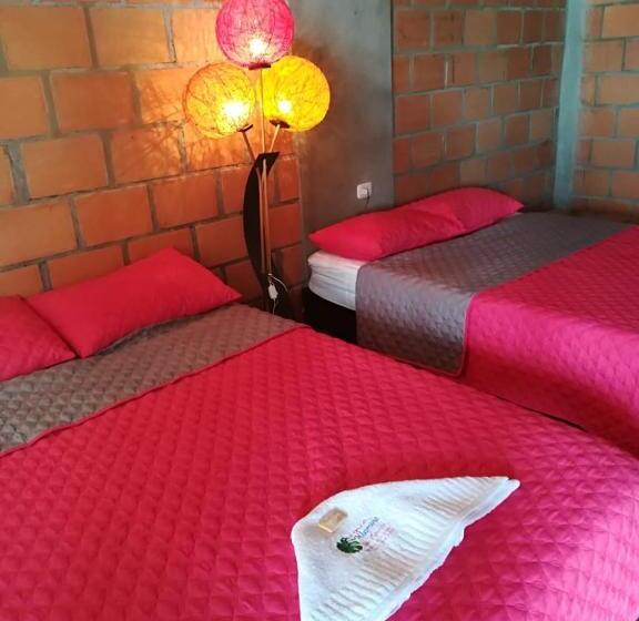 اتاق خانوادگی با چشمانداز باغ, San Agustín Wayrana