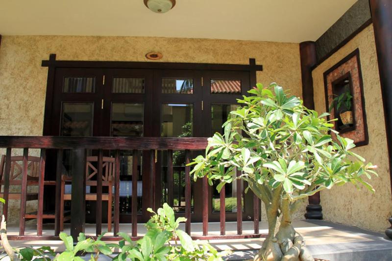 اتاق اساندارد با چشم‌انداز جانبی به دریا, Lotus Village Resort