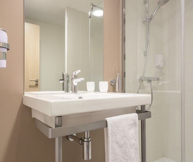 Семейный Номер, Akena City Reims Bezannes