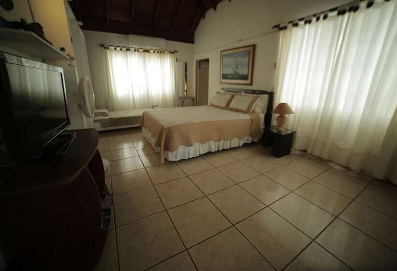חדר משפחתי, Familiar Casa Vip