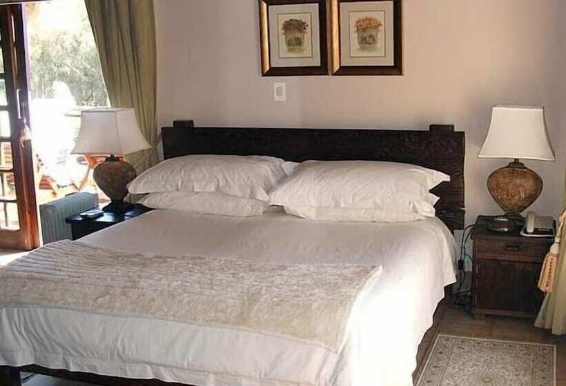 스탠다드 룸, Coral Tree Inn