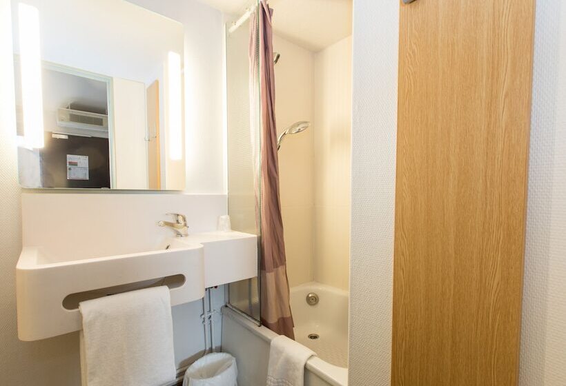 Четырехместный Номер Стандарт, B&b Hotel Rennes Nord St Grégoire