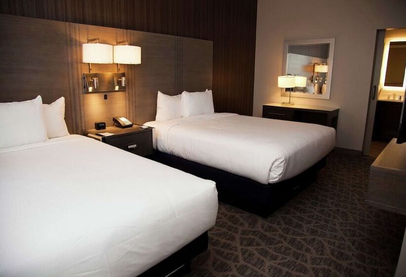 Люкс, Embassy Suites By Hilton The Woodlands At Hughes Landing