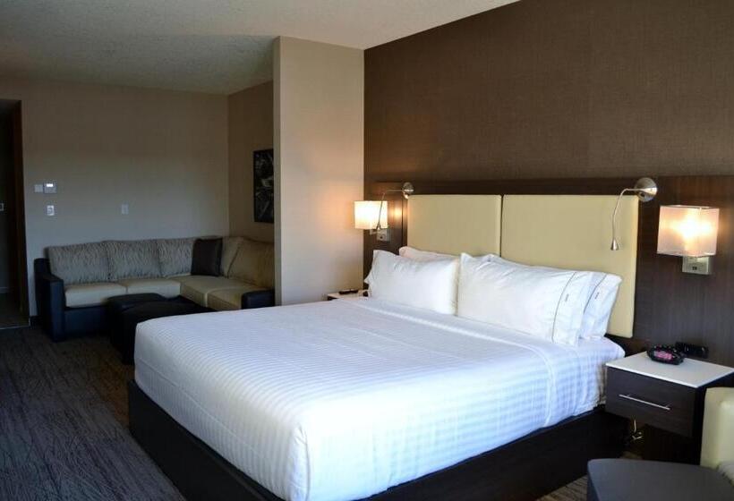 스위트 킹사이즈 침대, Holiday Inn Express & Suites Cold Lake, An Ihg