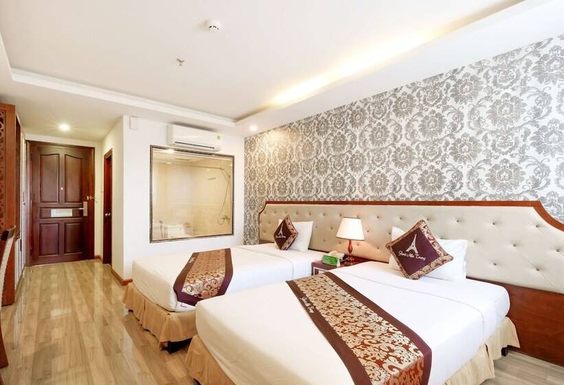 اتاق لوکس با چشم‌انداز شهر, Paris Hotel & Apartment Nha Trang