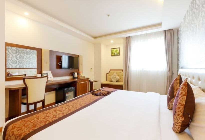 اتاق لوکس با چشم‌انداز دریا, Paris Hotel & Apartment Nha Trang