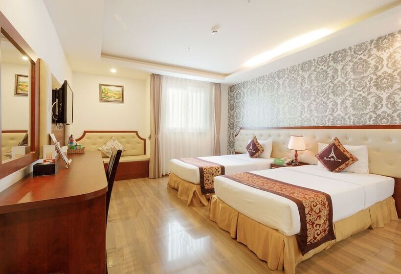 اتاق لوکس با چشم‌انداز دریا, Paris Hotel & Apartment Nha Trang