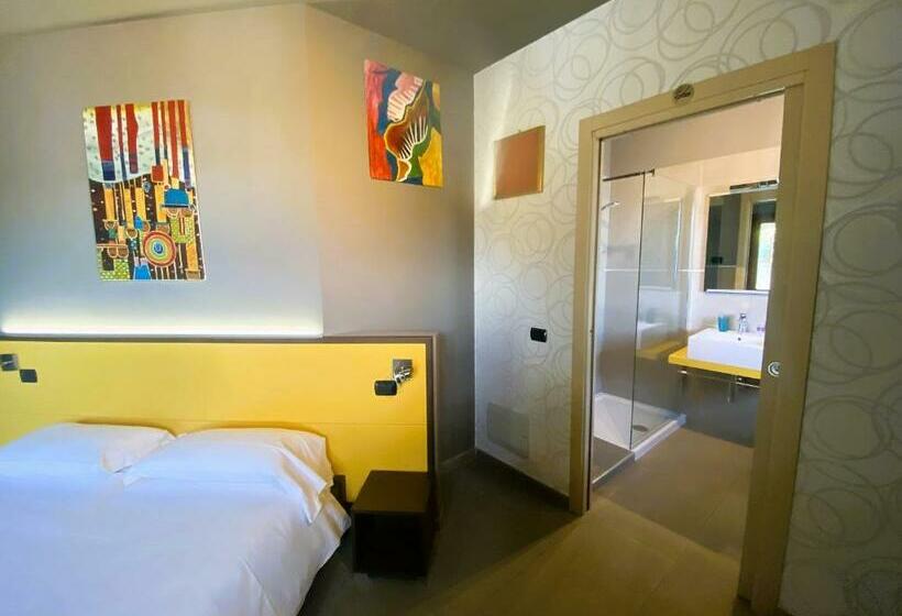 Номер Стандарт Вид на Озеро, Vela Di Soleville Camere Con E Senza Vista Lago Con Ristorante & Pizzeria