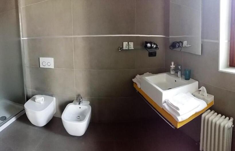 Номер Стандарт Вид на Озеро, Vela Di Soleville Camere Con E Senza Vista Lago Con Ristorante & Pizzeria