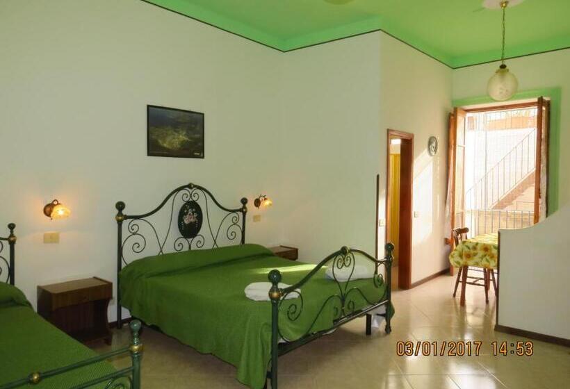 Семейное Студио, Casa Vittorio