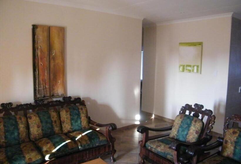 דירת שלושה חדרים, Airport Lodge Guest House