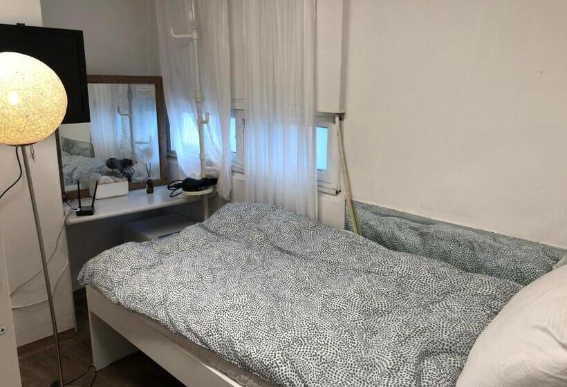 Номер Стандарт, Hostel Metro