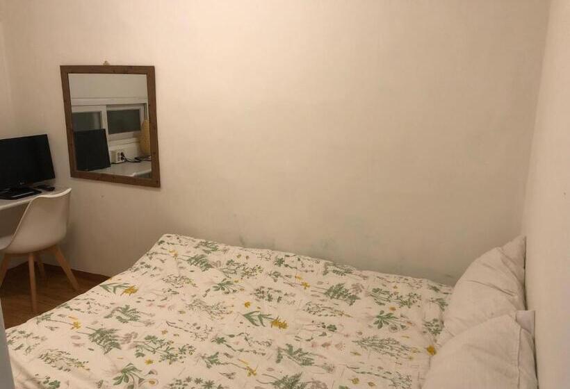 Номер Стандарт, Hostel Metro