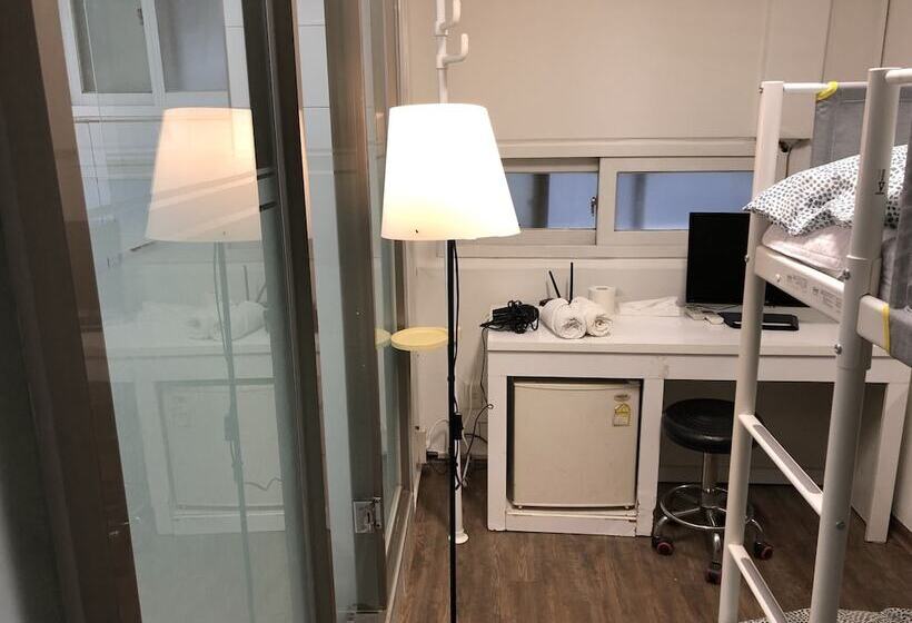 Номер Стандарт, Hostel Metro