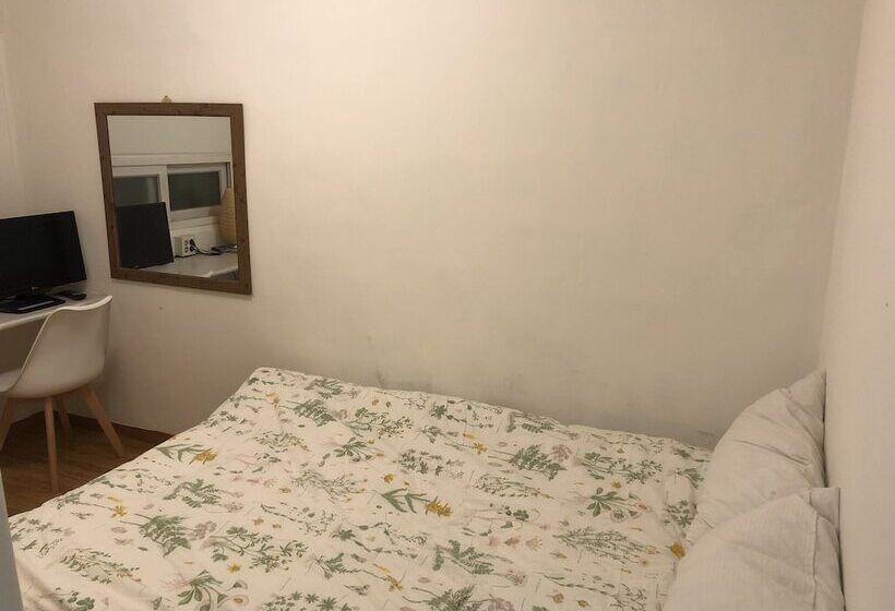 Номер Стандарт, Hostel Metro