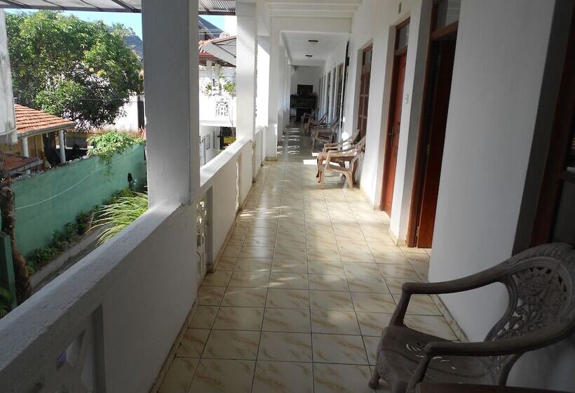 Четырехместный Номер Стандарт, Shanith Guesthouse Negombo