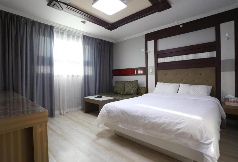 Quarto Estandar, Paradaise Motel