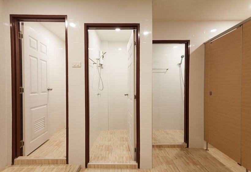Cama em Quarto Compartilhado, Happy Hostel