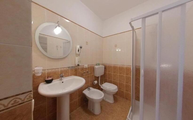 Quarto Estandar, Albergo Perseo
